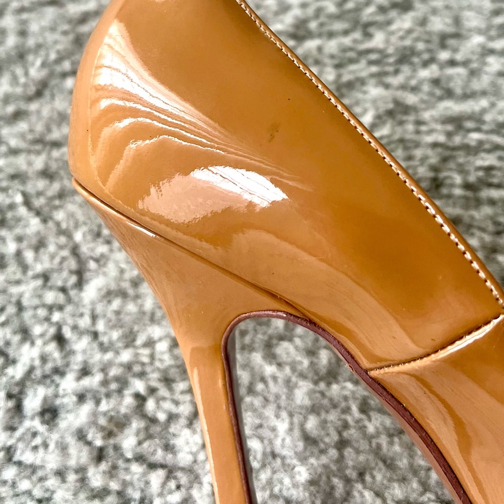 Saint Laurent Tribtoo 105 Nude Patent Leather Pumps EU 39/US 8.5 w/Original Box - Picture 7 of 16